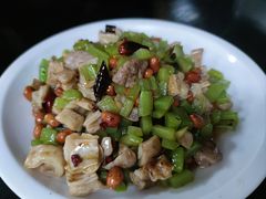 -曾氏肥肠馆(凯瑞雅居店)