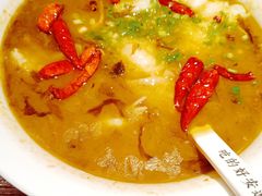 -渝是乎酸菜鱼(龙旗购物中心店)