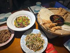 -魏铭鱼头捞饭(晋阳路店)