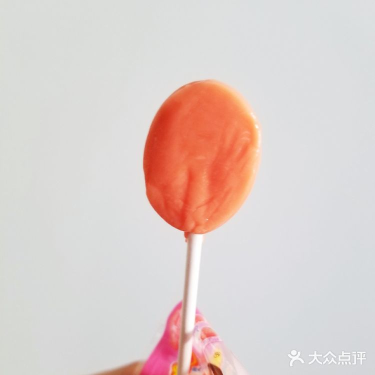 不二家棒棒糖，小时候吃真知棒，然后是阿尔卑斯