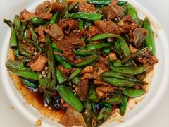 -阿瓦山寨·湘菜现炒·剁椒鱼头王(咸阳总店)