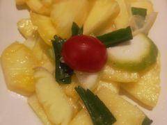 青柠檬拌菠萝-云海肴·汽锅鸡·云南菜(苏州中心店)