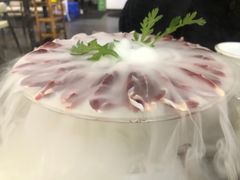 会冒烟的五花趾-三头牛·潮汕牛肉生蚝火锅 (夏湾店)