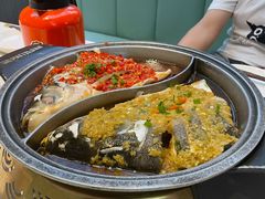 -阿瓦山寨·湘菜现炒·剁椒鱼头王(咸阳总店)