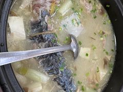 -土砂锅生态山庄·非遗砂锅雅鱼