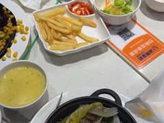 -汤姆家的牛排意面披萨(新城市广场店)