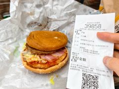 -麦当劳(上海虹桥站30B检票口楼上)