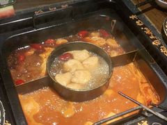-老牌坊云南鱼豆花火锅(哈西万达店)