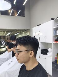 -尤司男士国潮理发馆