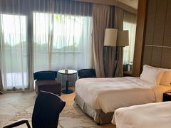 -上海滴水湖皇冠假日酒店