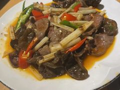 -大众跷脚牛肉馆·非遗传承单位(峨眉山店)