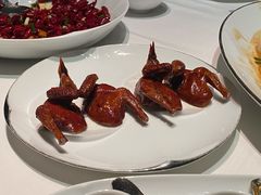 脆皮乳鸽-荣轩(新荣记环球金融中心店)