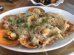 蒜蓉粉丝蒸扇贝-明记海鲜大排档(巽寮湾店)