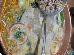 -洱火云南酸菜牛肉火锅(石景山当代商城店)