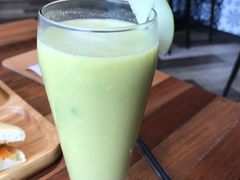 苹果西芹牛油果汁-ATLAS COFFEE(雅居乐中心店)