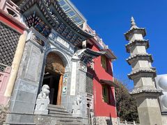 -鸡足山前檐崆峒山观音阁禅寺