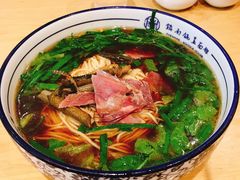 -镇南锅盖面馆(解放路店)