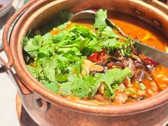 -饱嗝·小炒云南菜·见手青乌鸡汤锅(来凤街国创园店)