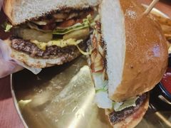 菠萝牛肉堡-魏斯理汉堡(西安沣东吾悦店)