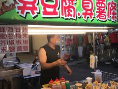 -六合夜市