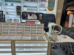 -美式眼镜·授权蔡司.依视路.尼康.豪雅.明月(南翔印象城店)