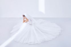 -红番婚纱礼服