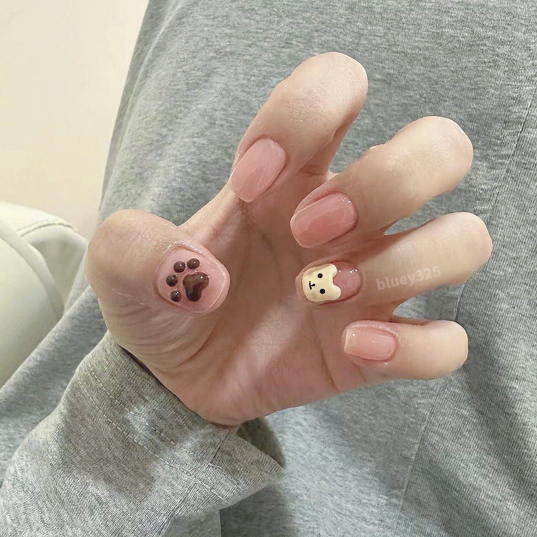 开始做立体小熊,然后上的颜色画的眼睛,太太太可爱啦#我的美甲新灵感