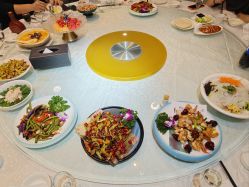 -鑫淼餐饮娱乐中心(江东街店)