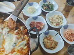 -亲昵春川鸡排(韩国美食街店)