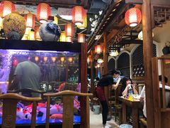 大堂-东来菜馆•手抓海鲜家常菜•海鲜锅贴(鸽子窝店)