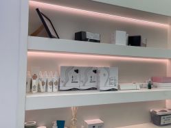 -PE SALON