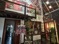 -Cuc Gach Quan Restaurant