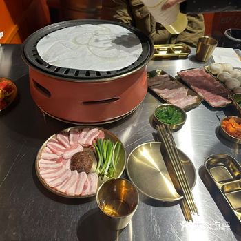 0元玩转这座城这家烤肉店真的太惊艳了！肉质新鲜多汁