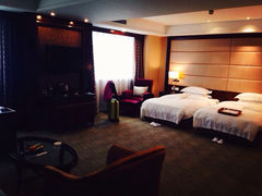 iphone_upload_pic-南京金鹰皇冠假日酒店