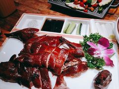 -老滇山寨•云南特色菜•地方菜•民族风情歌舞表演(金碧店)