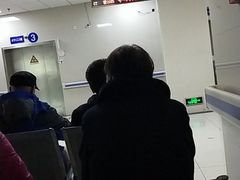 -上海市松江区泗泾医院