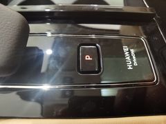 -华为授权体验店(中山公园来福士)