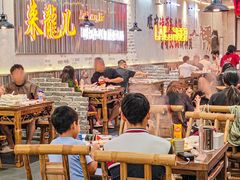 -来龍儿鲜切牛肉自助老火锅