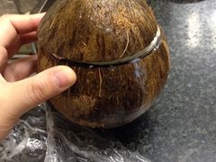 -志龙皇冠吃货椰子铺