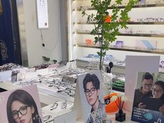 -视野联行眼镜蔡司·依视路官方授权店(顺城店)