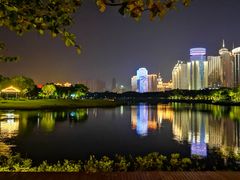 -万绿园