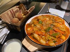 鱼饼炒年糕-博欧姆新派韩国料理·炸鸡(艾尚店)
