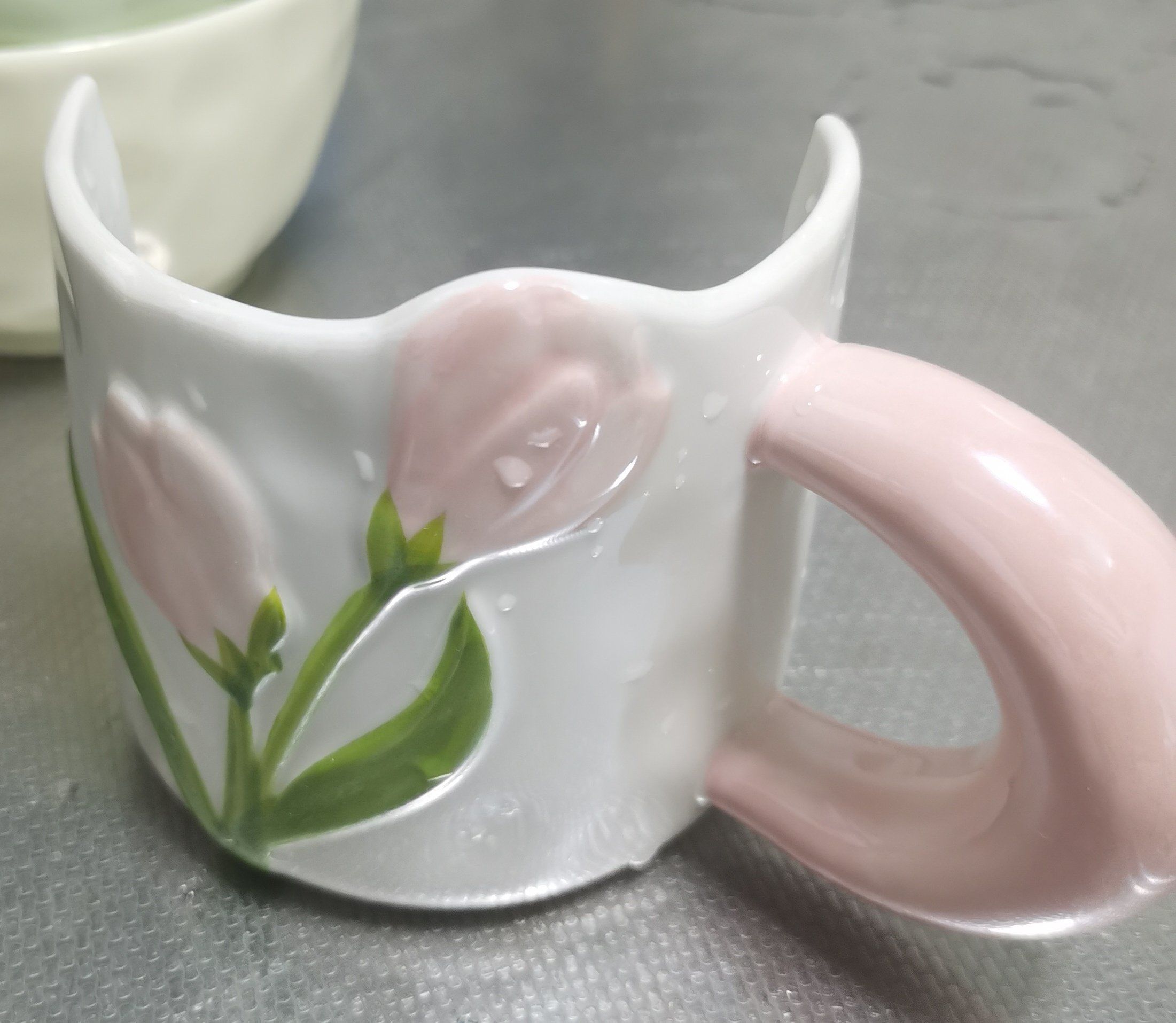 小手握的陶瓷杯