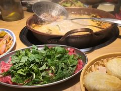 -洱火云南酸菜牛肉火锅(石景山当代商城店)