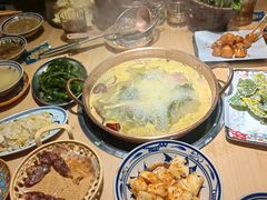 -洱火云南酸菜牛肉火锅(石景山当代商城店)