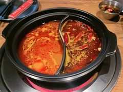 番茄香辣鸳鸯锅-江湖六膳門串串香(隆礼路店)