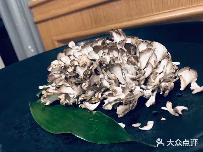 煲宫猪肚鸡(月星环球港店)有机舞菇图片