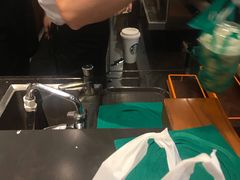 -星巴克(上海虹桥新天地二店)
