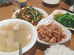 萝卜拐肉汤-灯盏窝餐厅