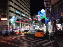 -六合夜市